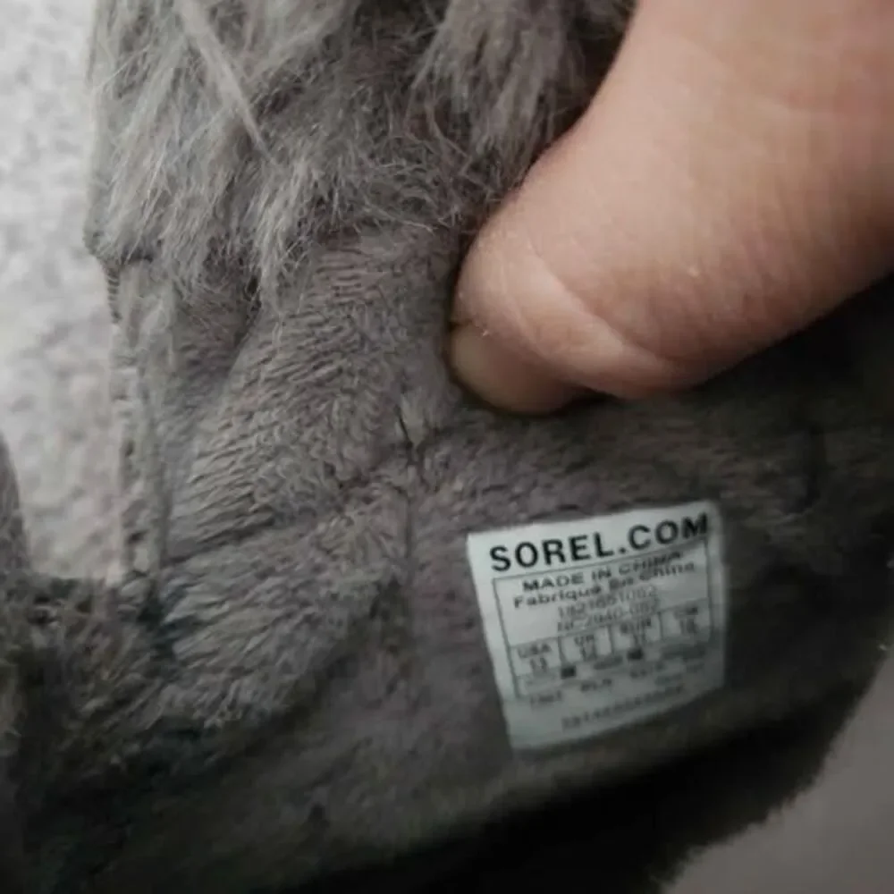 Sorel Whitney snowboots size 13